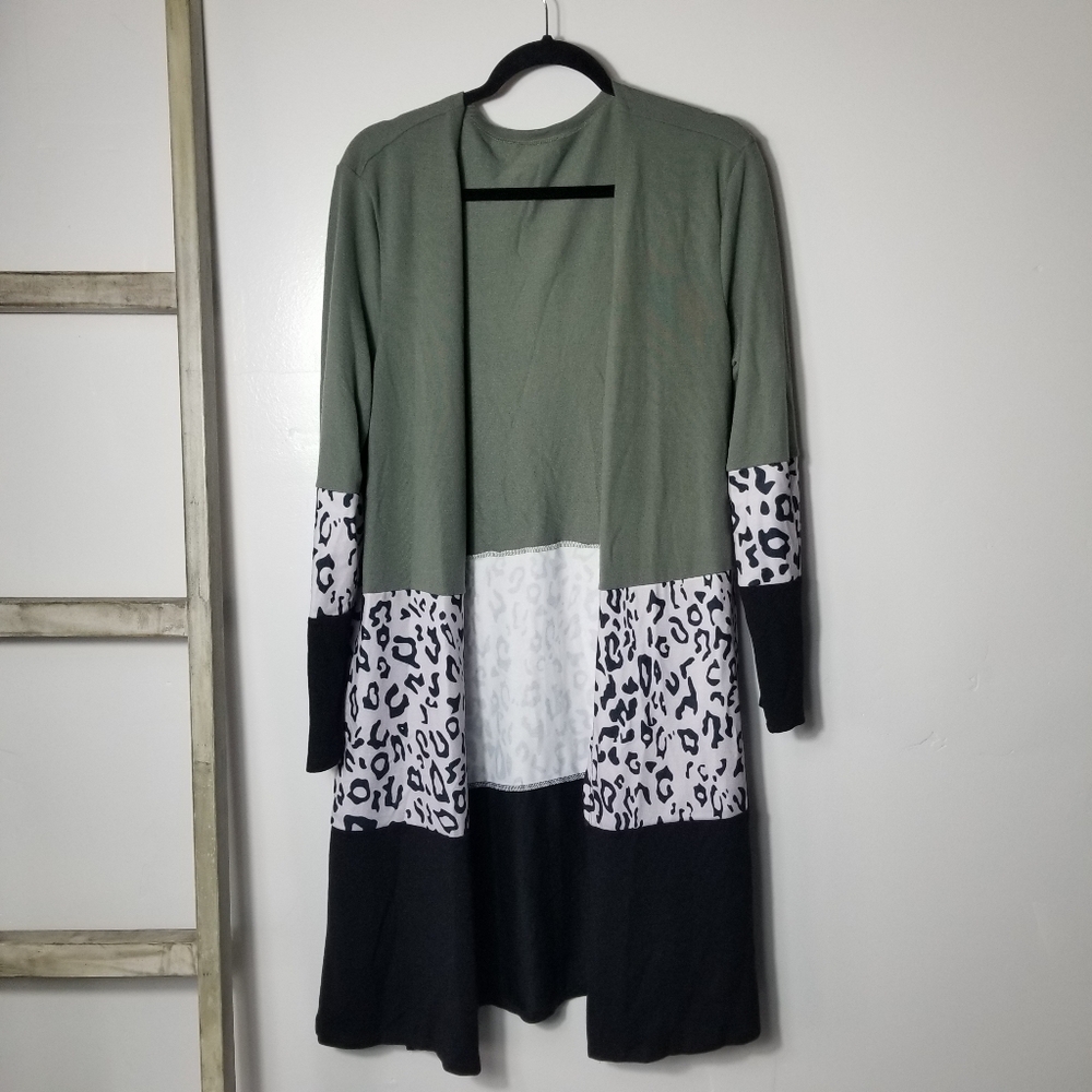 NWOT WOMEN'S LONG CARDIGAN SIZE MEDIUM